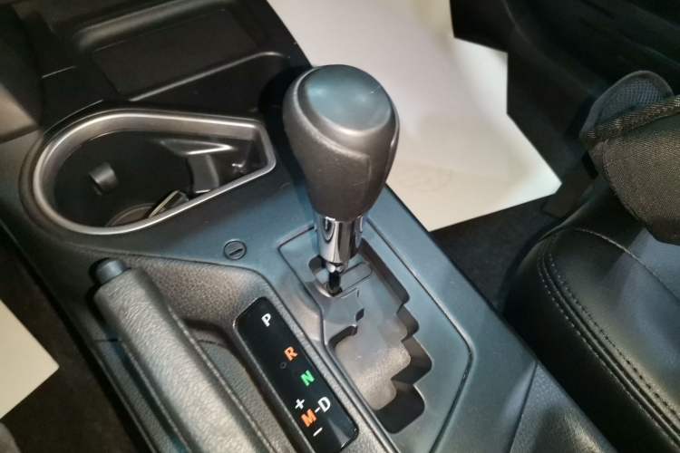 Used Toyota RAV4 2016 2.0L CVT Two-Wheel Drive Fashion Edition China V Standard
