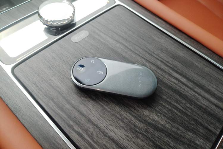 Used Hima AITO M9 2025 Extended-Range Ultra Version 52 kWh 6-Seater