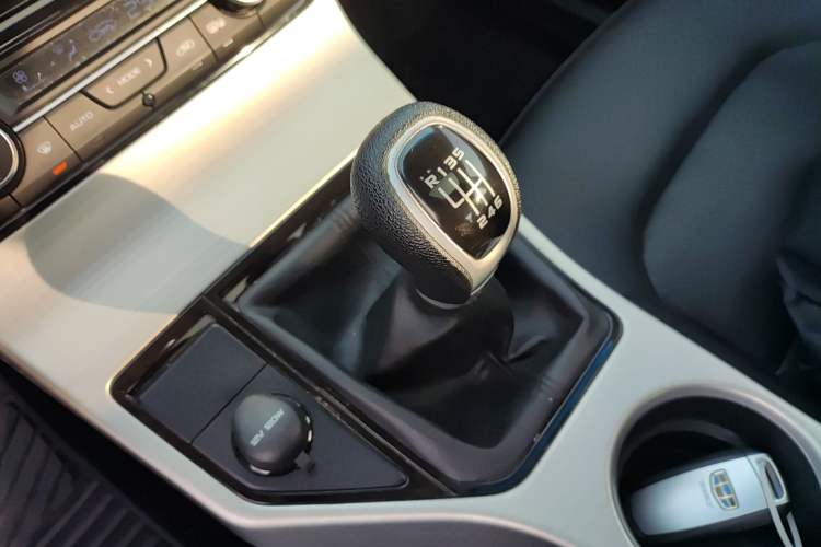 Used Geely Auto Emgrand GL 2017 1.8L Manual Elite Model
