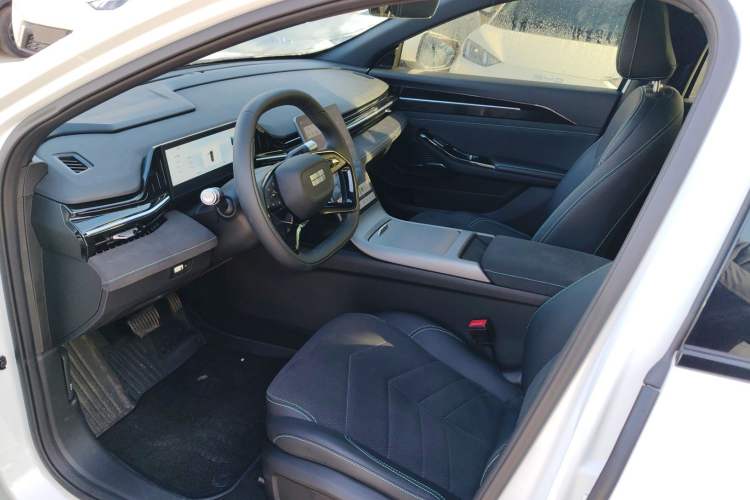 Used  L6 2024 125km Creative Edition