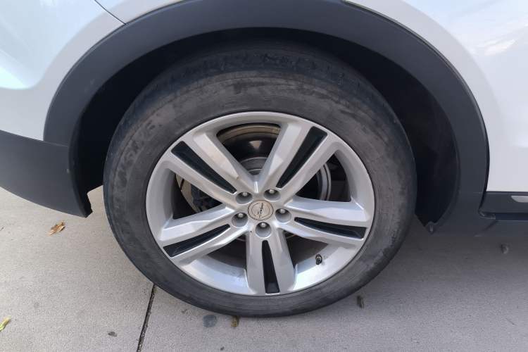 Used Zotye T700 2017 1.8T Dual-Clutch Luxury Model
