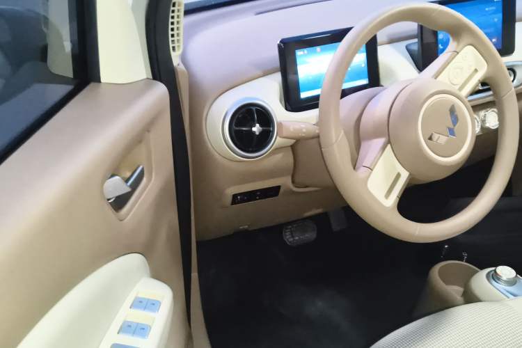 Used Wuling Hongguang MINIEV 2025 Four-Door Version Premium Edition