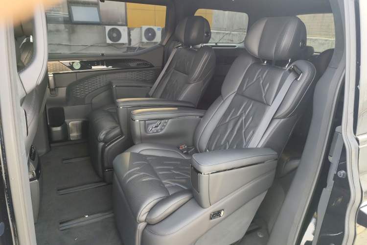 Used Zeekr 009 2024 7-Seater Walk-Through Version Four-Wheel Drive 108 kWh