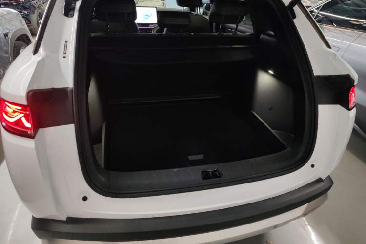 Used BYD Song L DM-i 2025 Intelligent Driving Version 160 km Beyond-Range Type