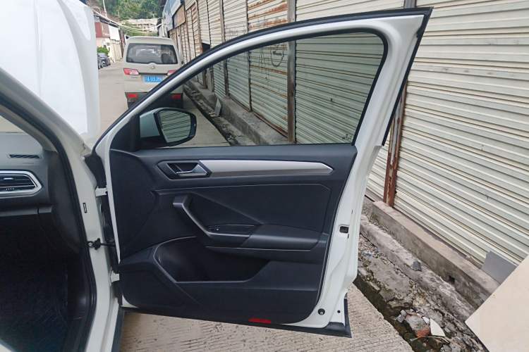 Used Volkswagen T-ROC 2020 230TSI DSG Two-Wheel Drive Advanced Version
