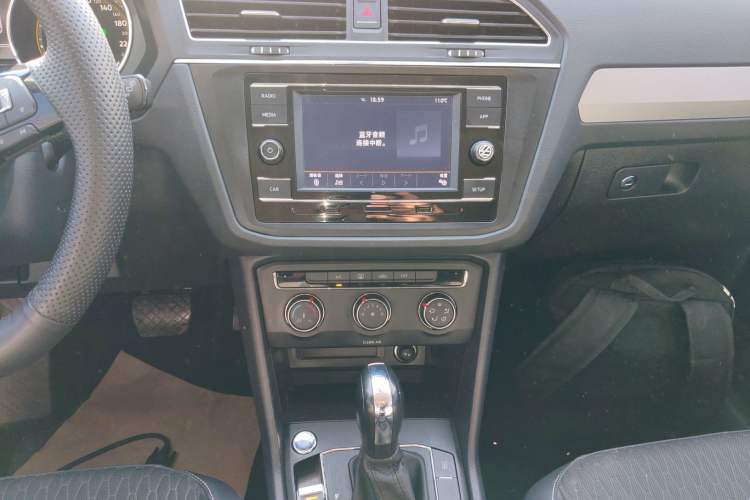 Used Volkswagen Tiguan L 2021 280TSI Automatic Two-Wheel Drive Comfort Edition – Low-Trim Version
