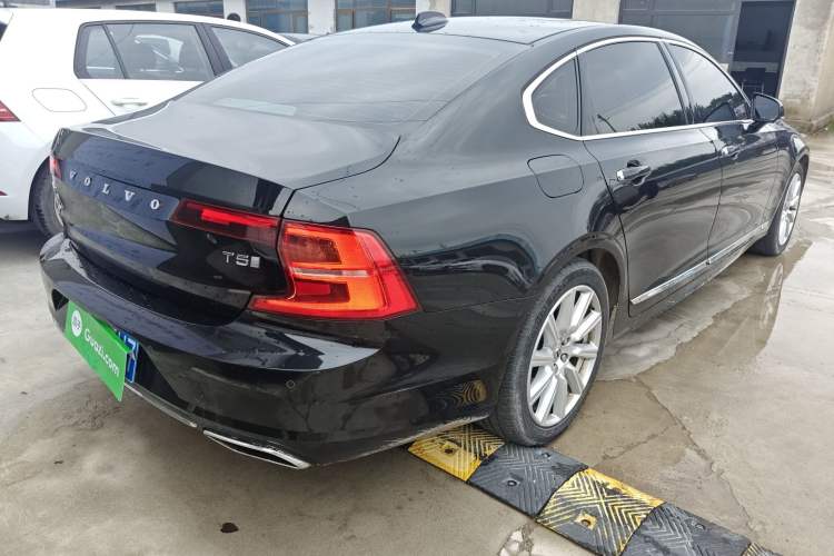 Used Volvo S90 2020 T5 Zhiyi Luxury Edition
