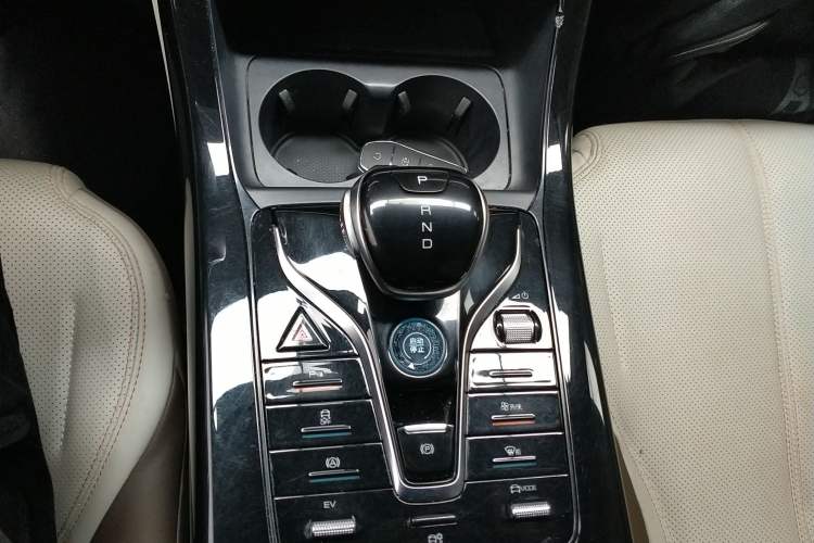 Used BYD Qin PLUS 2024 HONOR Edition DM-i 55KM Leading Model
