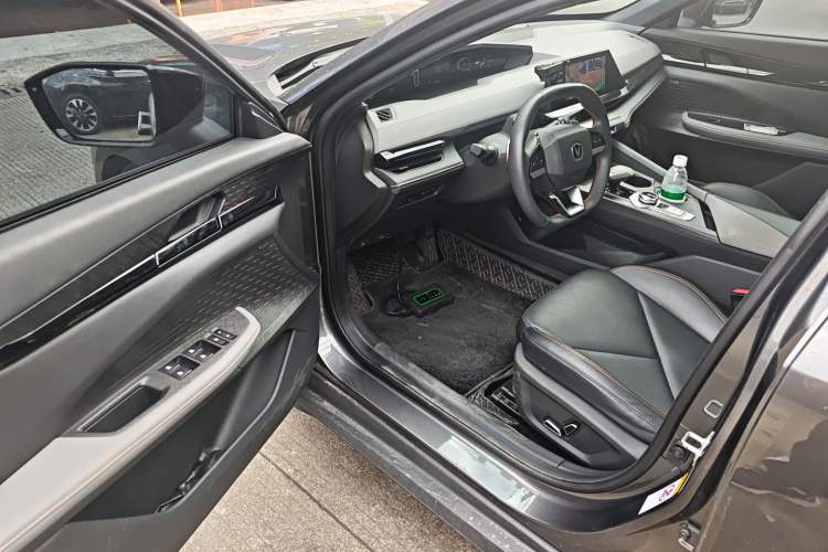 Used Changan UNI-V 2022 1.5T Prestige Version