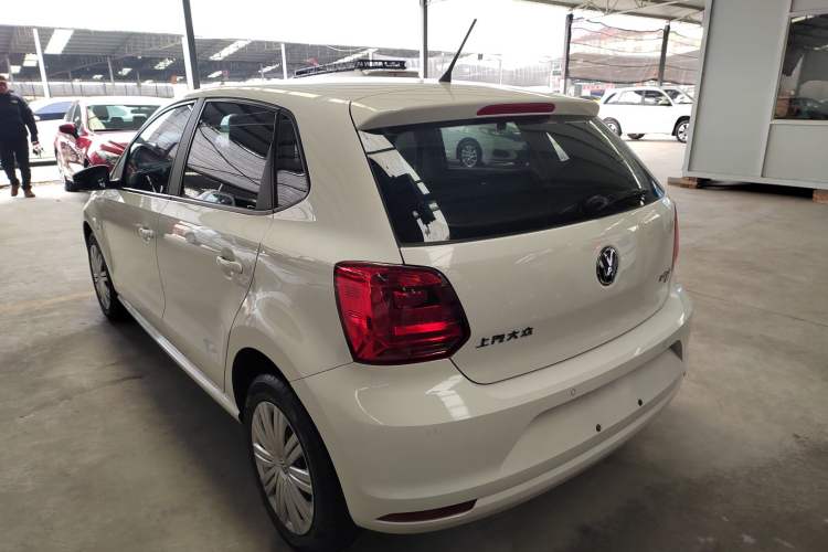 Used Volkswagen Polo 2016 1.6L Automatic Comfort Model
