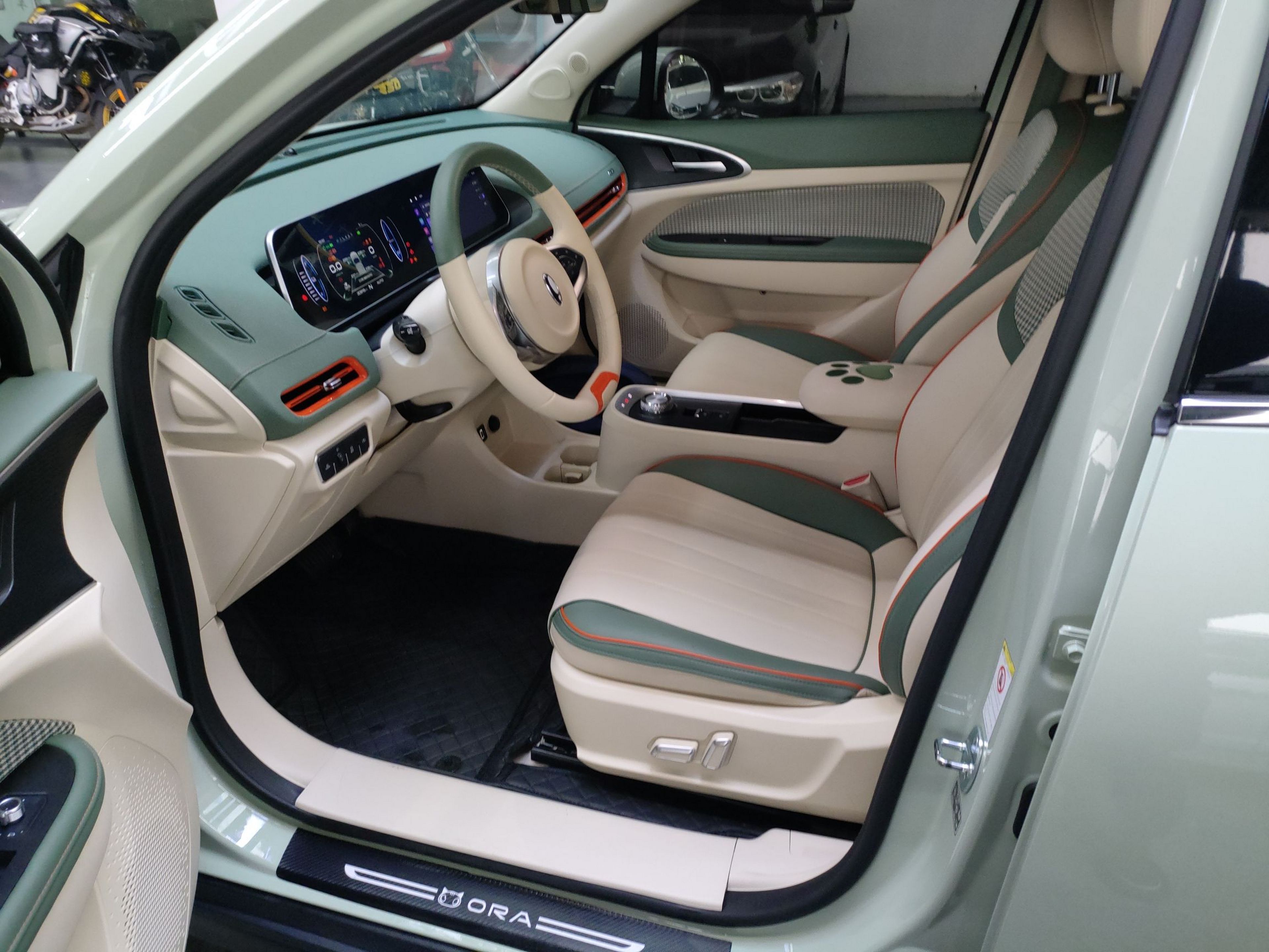 Переднее сиденье в автомобиле