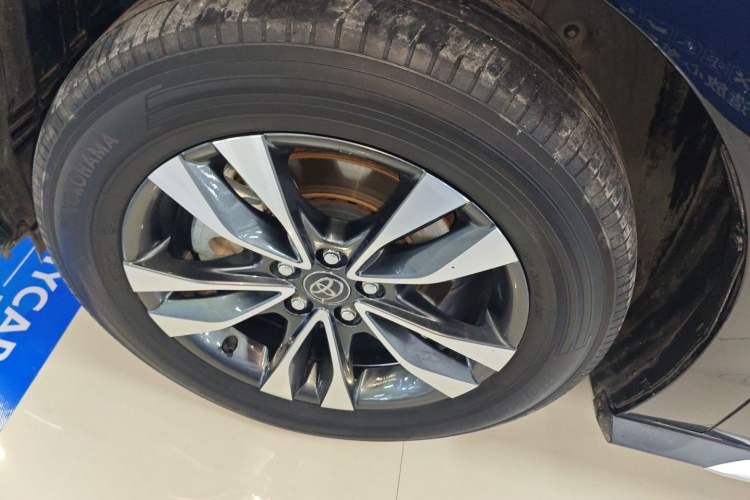 Used Toyota Granvia 2024 2.5L Hybrid Luxury Edition