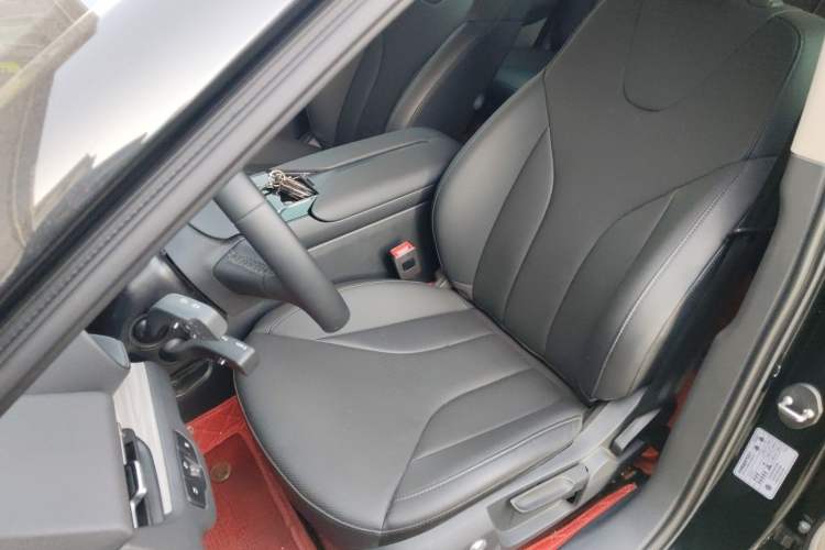 Used Hongqi E-QM5 2024 610 km PLUS
