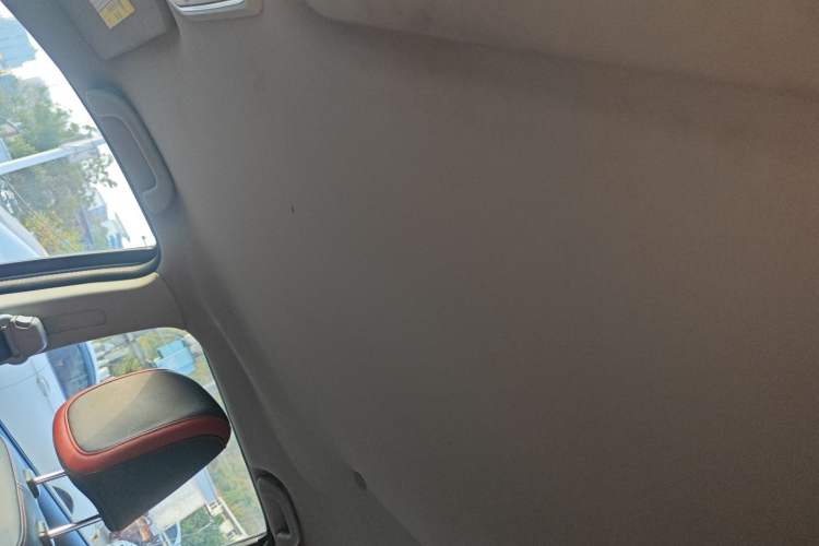 Used Haval H1 2016 Red-Label 1.5L AMT Luxury Model
