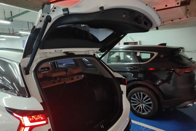 Used Changan CS75 PLUS 2023 3rd Generation 1.5T Automatic Prestige Model
