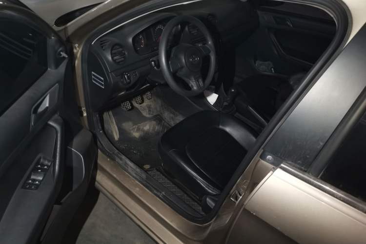 Used Volkswagen Jetta 2013 1.6L Manual Fashion Edition