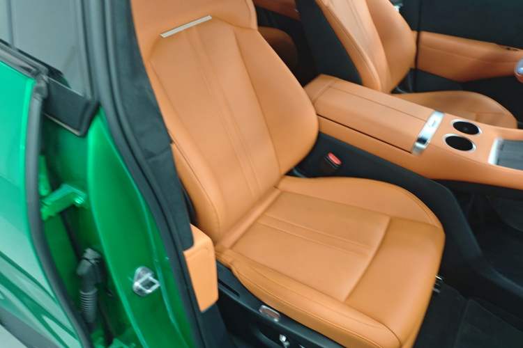 Used  YU7 2025 Ultra-Long Range High-Performance All-Wheel-Drive Max Edition