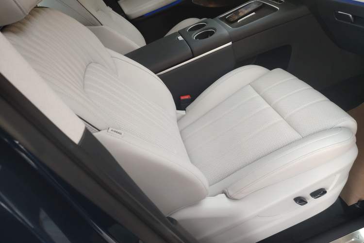 Used VOYAH Dream 2025 PHEV Four-Wheel-Drive Flagship Version – Qiankun Edition