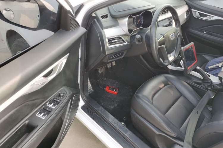 Used Geely Auto Vision 2019 Upgraded Model 1.5L Manual Luxury Version China V Standard
