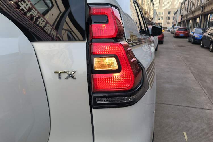 Used Toyota Prado 2018 3.5L Automatic TX-L with Rear-Mounted Spare Tire