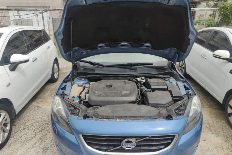 Used Volvo V40 2016 T3 Zhiyi Edition
