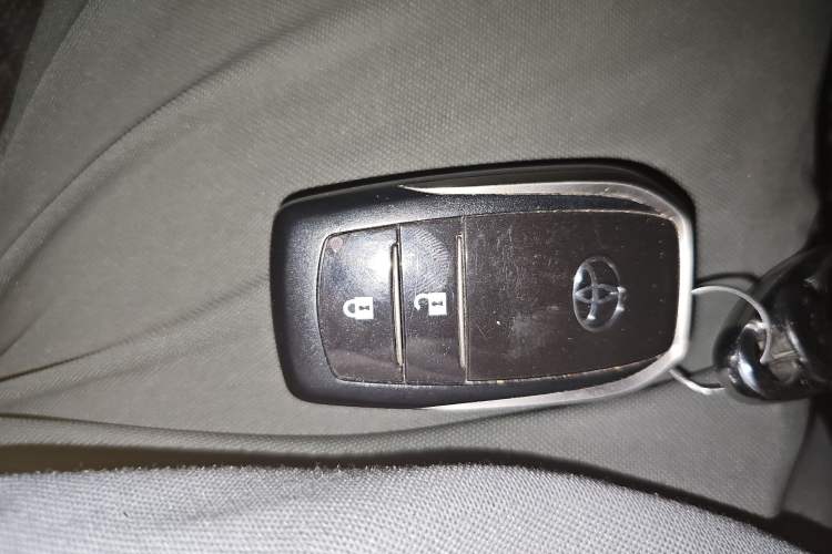 Used Toyota Highlander 2018 2.0T Four-Wheel Drive Luxury Edition 7 Seats China V Emission Standard
