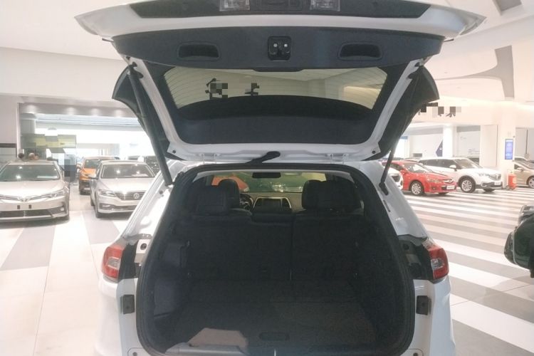 Used  Cherokee 2017 2.4L Superior Edition