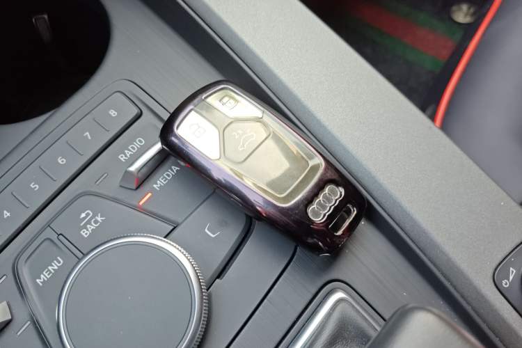Used Audi A4L 2019 40 TFSI Ambition China VI
