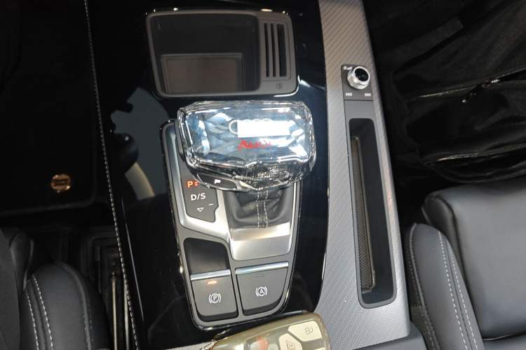 Used Audi Q5L 2023 40T Luxury Dynamic Model
