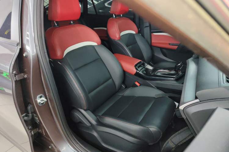 Used MG 5 2023 180 DVVT CVT Luxury Edition
