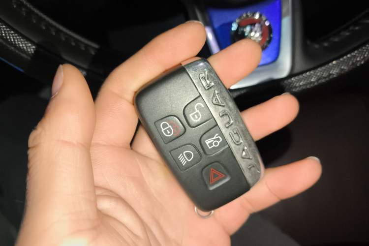 Used Jaguar XFL 2019 XFL 2.0T 250 PS Two-Wheel-Drive Luxury Edition
