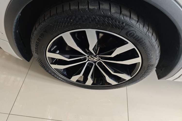 Used Volkswagen Tiguan L 2021 330TSI Automatic Two-Wheel Drive R-Line Enhanced Edition