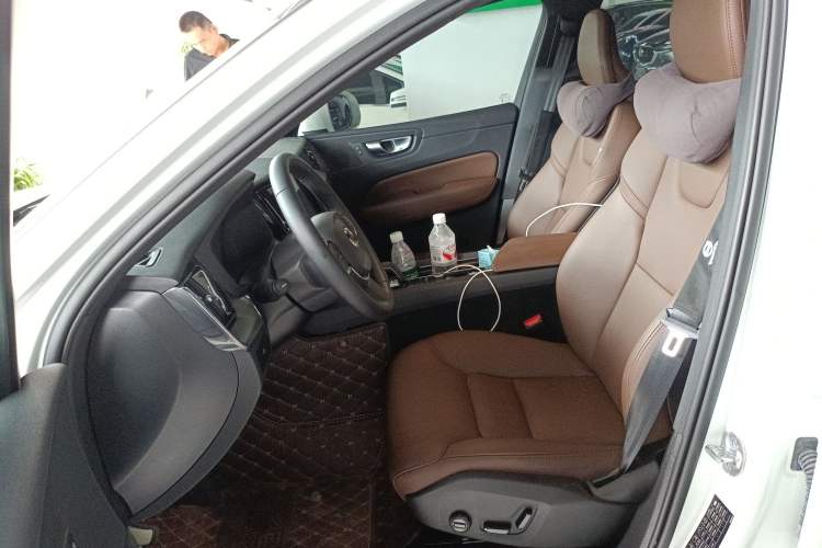 Used Volvo XC60 2025 B5 4x4 Smart Luxury Edition