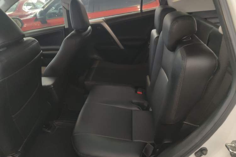 Used Toyota RAV4 2019 2.0L CVT Two-Wheel Drive Pioneer Edition China V Standard