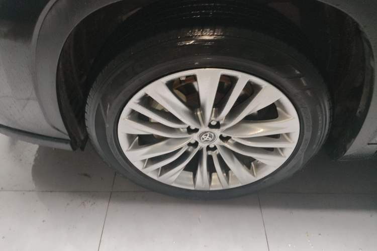 Used Toyota Highlander 2022 Dual-Engine 2.5L Four-Wheel Drive Prestige Version 7 Seats
