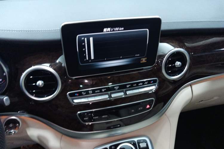 Used Mercedes-Benz V-Class 2018 V 260 L Prestige Extended Version China VI