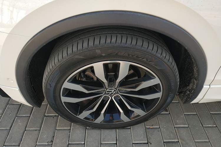 Used Volkswagen Tiguan L 2021 330TSI Automatic Two-Wheel Drive R-Line Enhanced Edition
