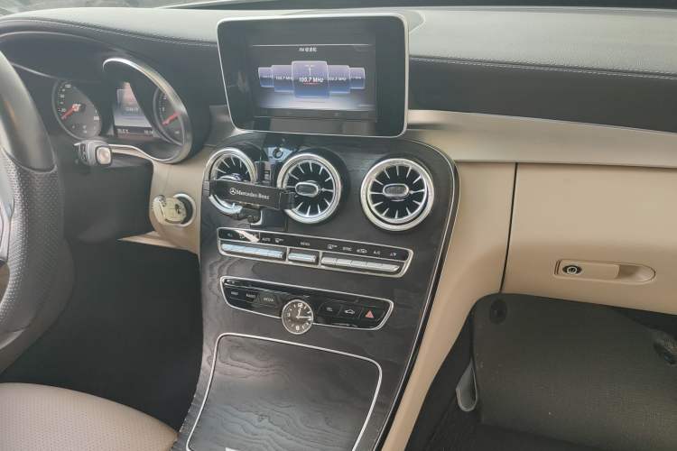 Used Mercedes-Benz C-Class 2015 C 200 L Sport Edition
