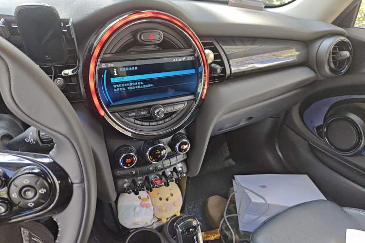 Used MINI MINI 2019 1.5T COOPER Artist