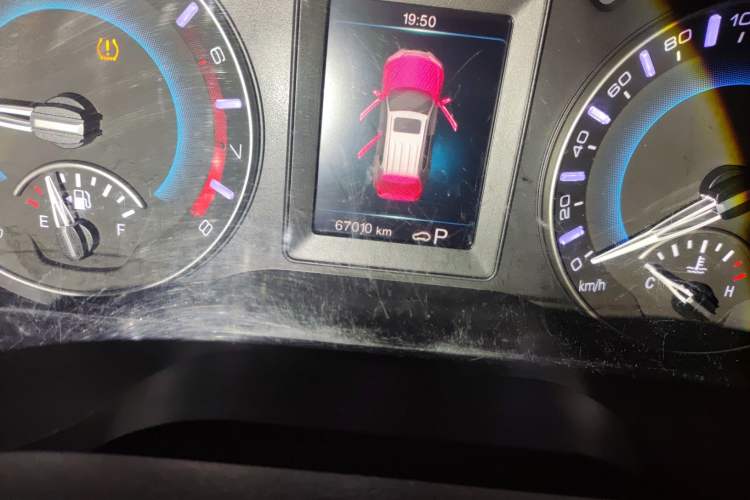 Used Haval H2 2018 1.5T Dual-Clutch Two-Wheel Drive Fashion Model China VI Standard
