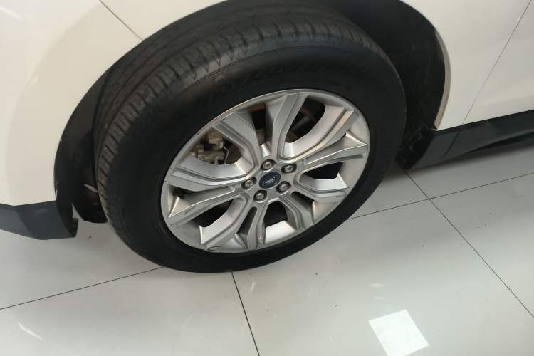 Used Ford Edge 2020 EcoBoost 245 Two-Wheel-Drive Platinum Edition 7-Seater