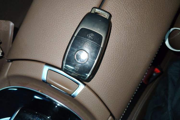 Used Mercedes-Benz E-Class 2016 E 300 L Stylish Model