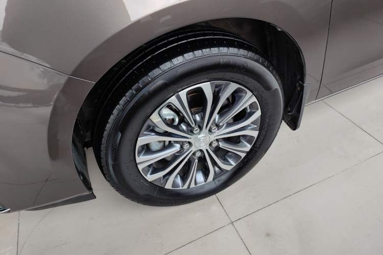 Used Buick GL8 2022 Land Cruiser Executive Class 652T Comfort Model
