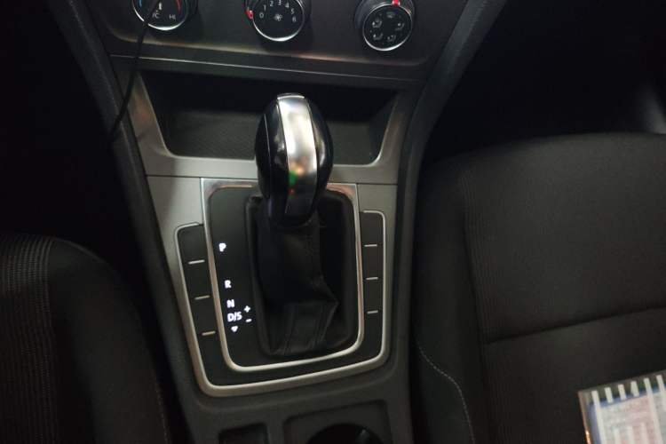 Used Volkswagen Golf 2016 1.6L Automatic Fashion Model