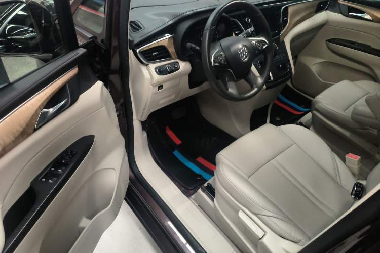 Used Buick GL8 2017 ES 28T Comfort Model China V Standard
