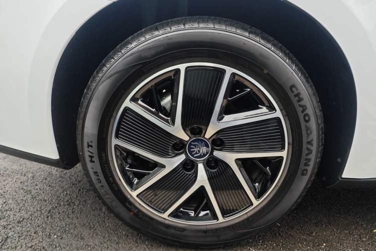 Used BYD Qin L 2025 DM-i Smart Drive 120KM Superior Model
