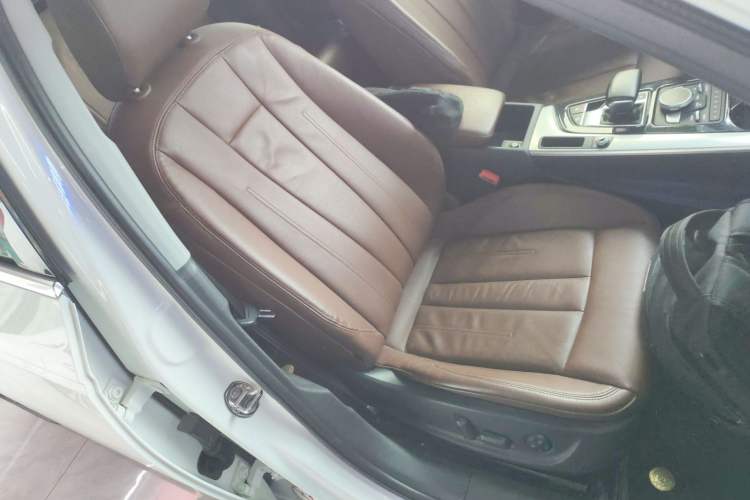 Used Audi A4L 2018 30th Anniversary Edition 40 TFSI Fashion Model
