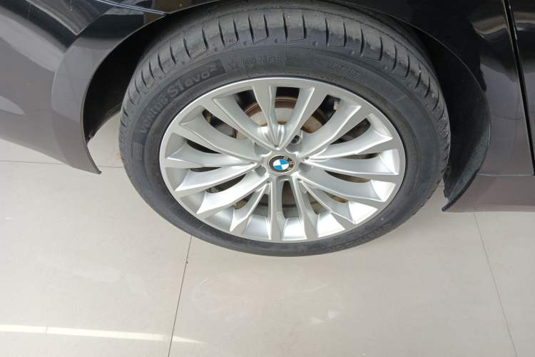 Used BMW 5 Series 2019 525Li Luxury Package
