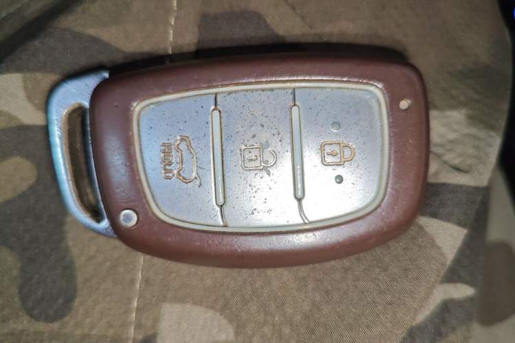 Used Hyundai ix25 2015 2.0L Automatic 4x4 Deluxe DLX
