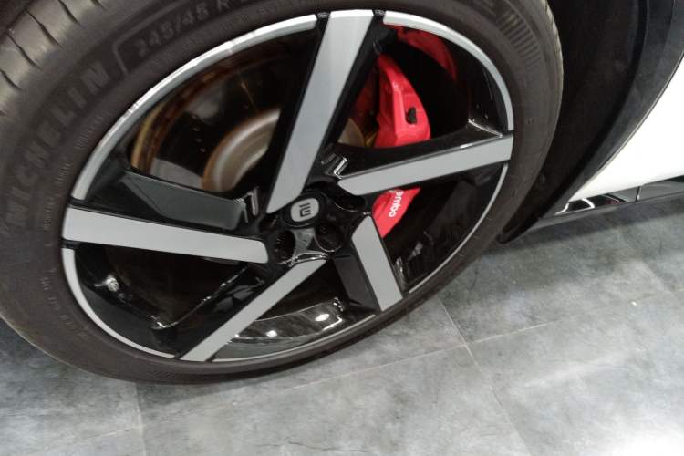 Used  YU7 2025 Ultra-Long Range High-Performance All-Wheel-Drive Max Edition